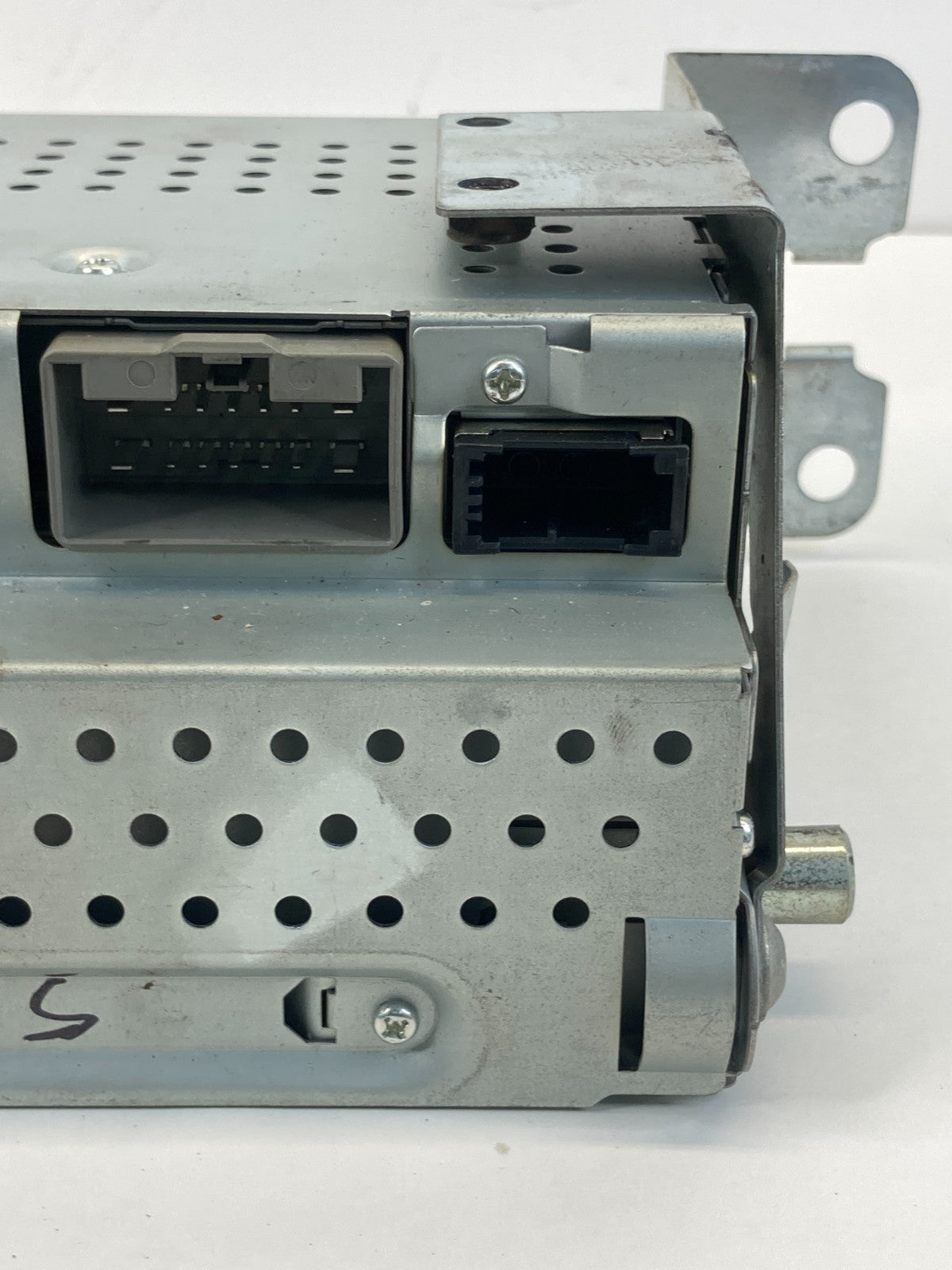 2009-2011 Jaguar XF Radio AM/FM Stereo 6 Disc CD Player Receiver 7G9N14C230TA