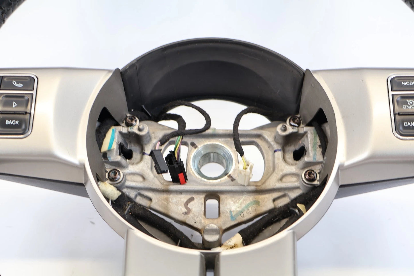2011-2013 JEEP GRAND CHEROKEE STEERING WHEEL W/ CRUISE CONTROL SWITCH 05057580AE