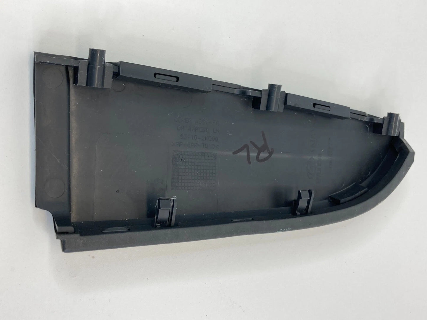 2010 2011 KIA SOUL REAR LEFT SIDE DOOR ARMREST TRIM COVER BLACK 83710-2K000 OEM