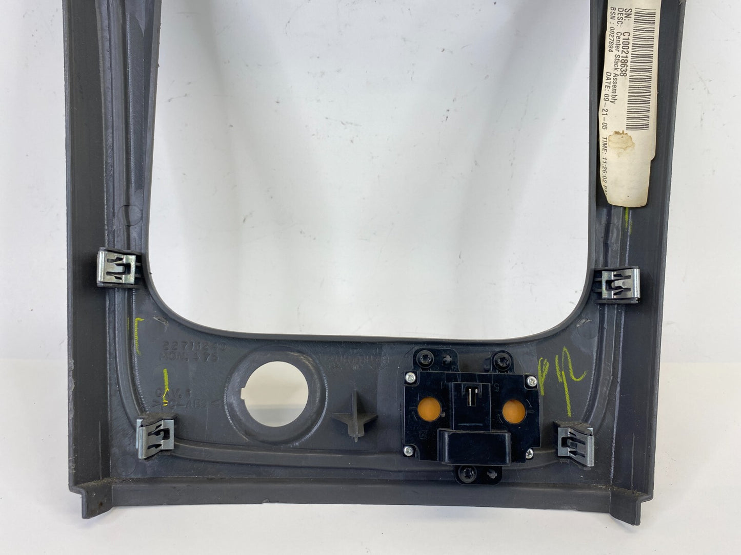 2006-2008 Chevrolet HHR Center Dash Radio Climate Control Bezel Trim Panel OEM