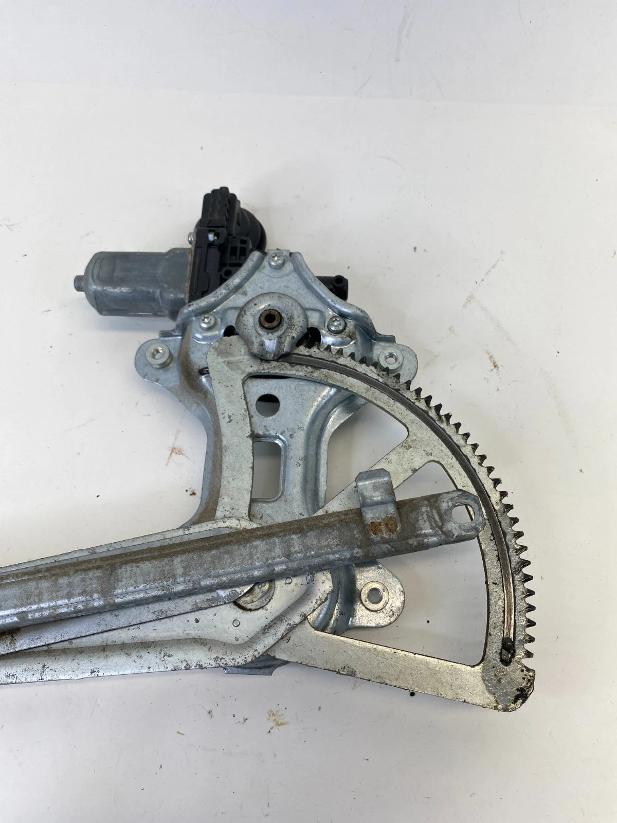 2004-2010 TOYOTA SIENNA FRONT RIGHT PASSENGER POWER WINDOW REGULATOR MOTOR OEM