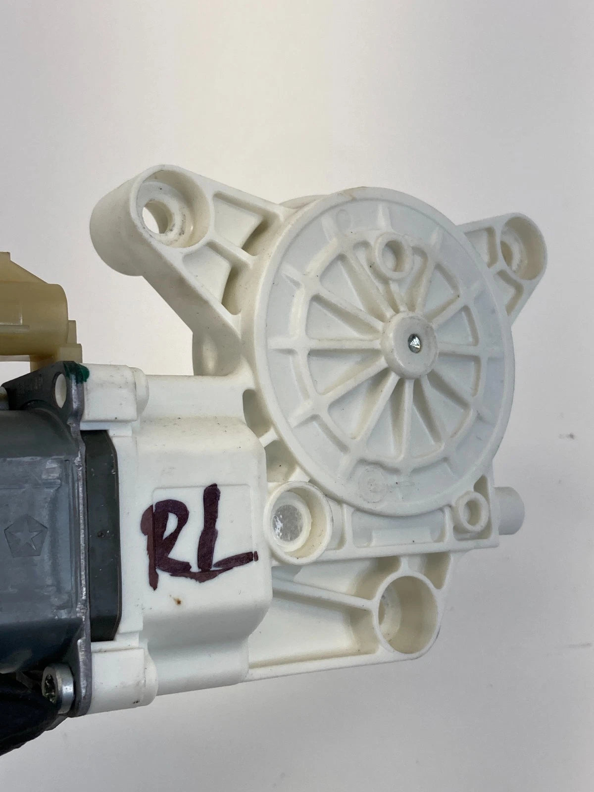 15-17 CHRYSLER 200 REAR LEFT BACK SIDE DOOR POWER WINDOW MOTOR 0130822936 OEM