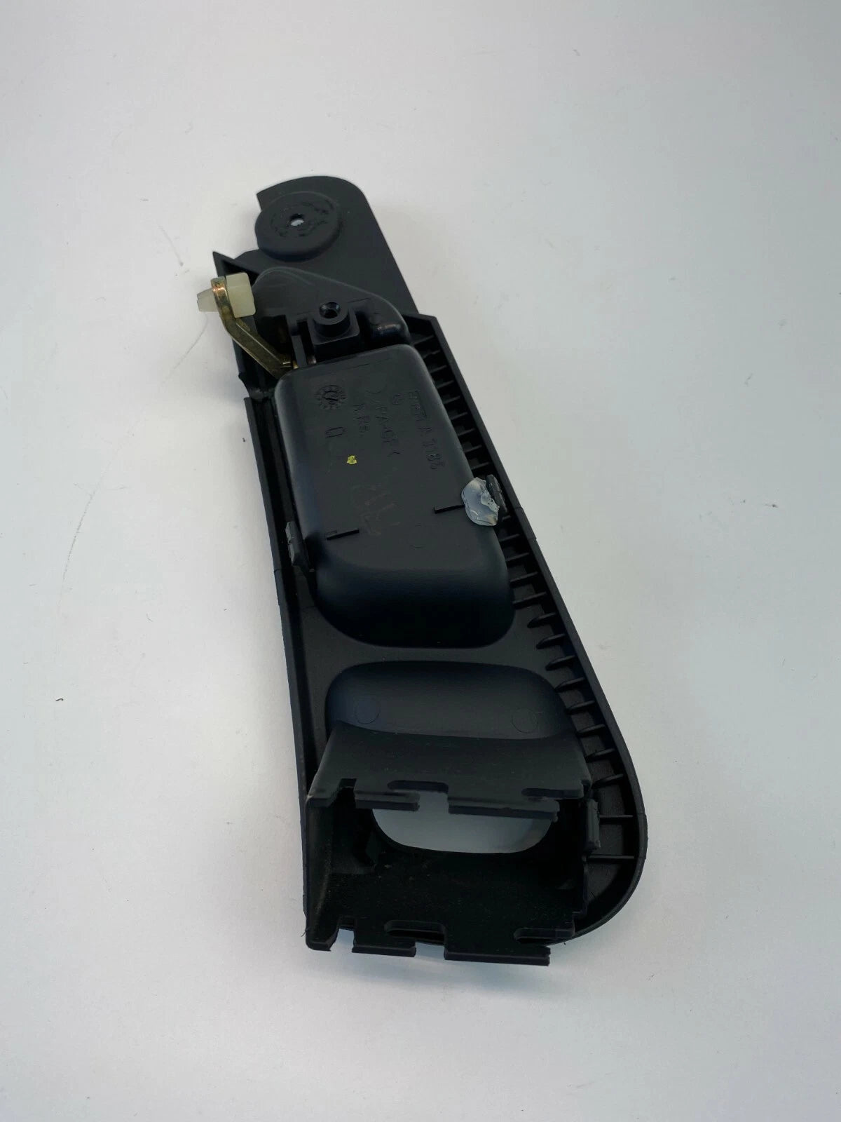 2006 2007 MERCEDES-BENZ C280 INNER DOOR HANDLE REAR RIGHT BLACK SILVER A3185