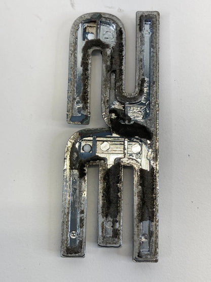 1999-2004 NISSAN PATHFINDER REAR SIDE EMBLEM LOGO BADGE SYMBOL NAMEPLATE SE OEM