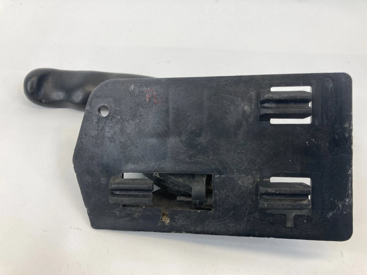 2000-2006 GMC YUKON FRONT LEFT DRIVER INSIDE DOOR HANDLE OEM FACTORY 15760297