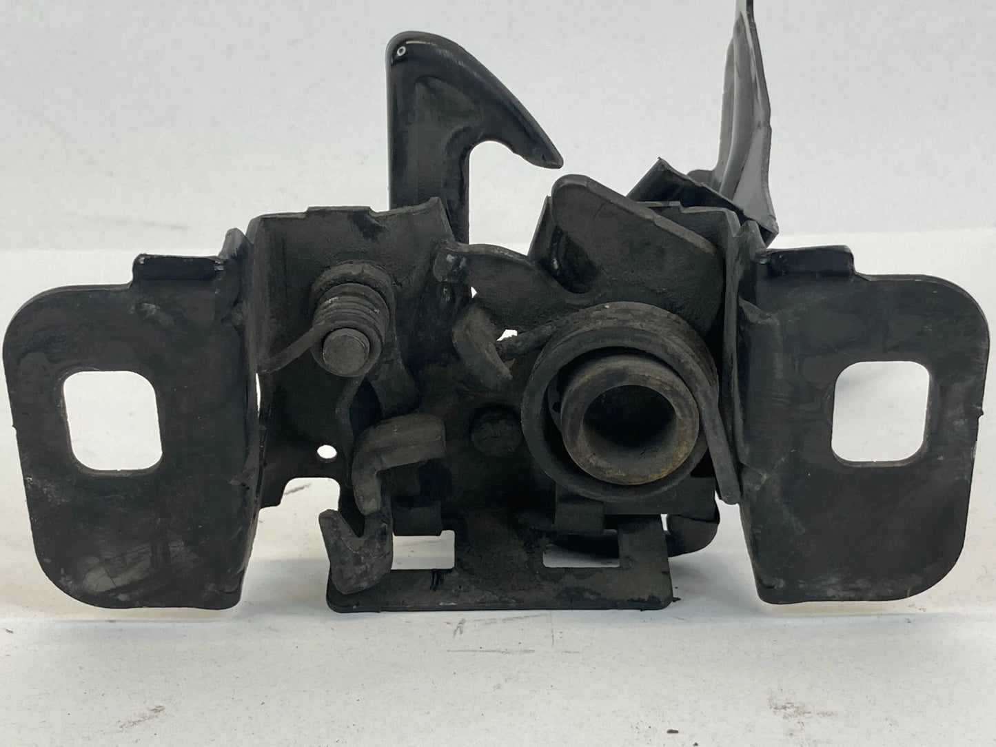 2009 2010 2011 2012 CHEVROLET TRAVERSE FRONT SIDE HOOD LATCH LOCK ASSEMBLY OEM