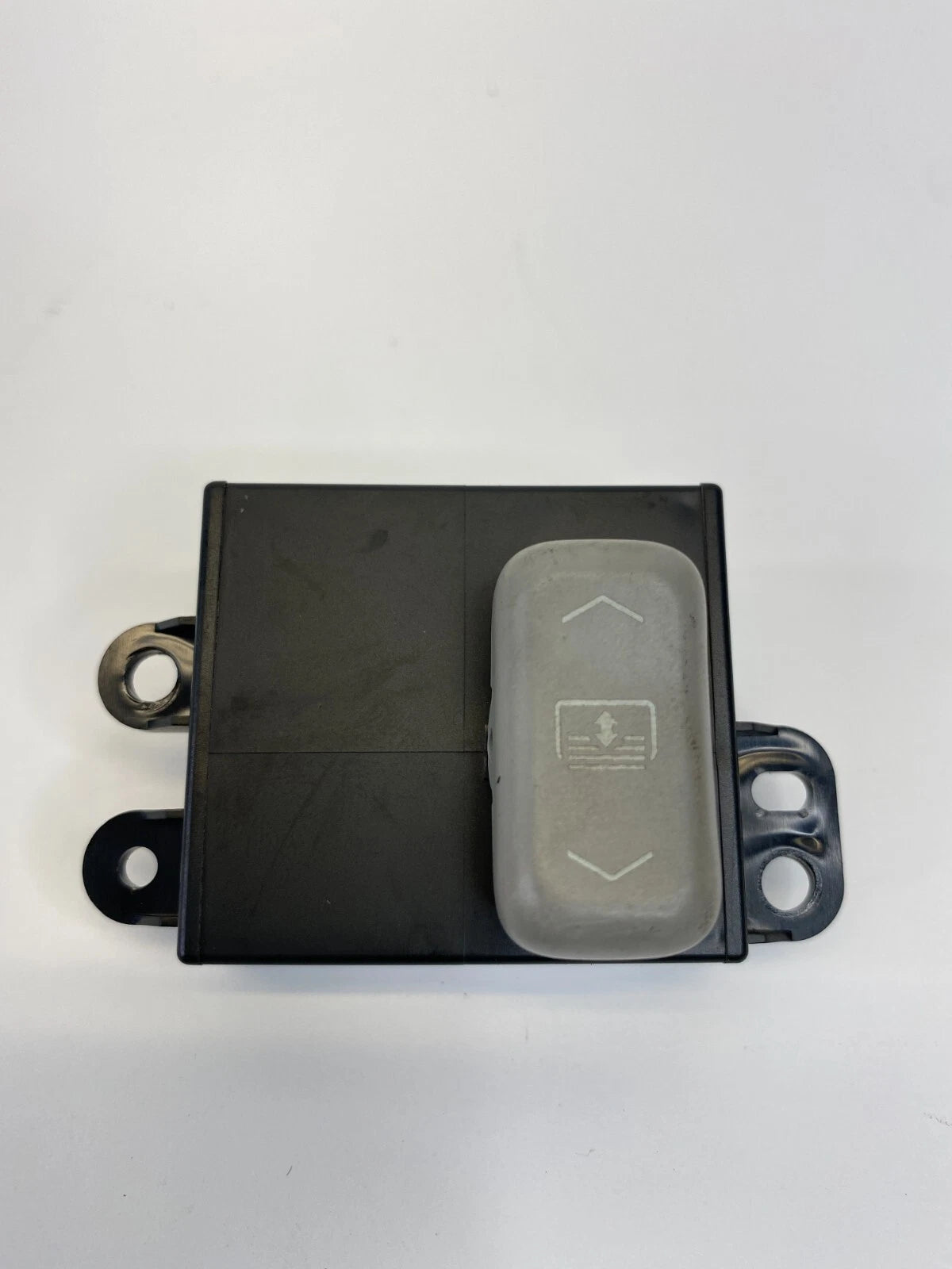2005 2006 2007 2008 2009 CADILLAC SRX SUNROOF SWITCH CONTROL BUTTON 15141050
