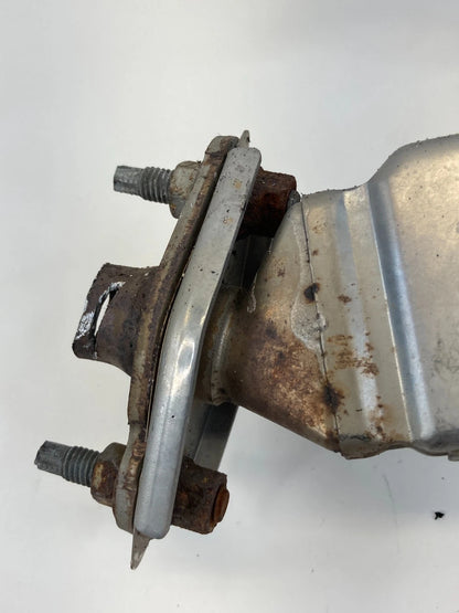 2010-2015 Toyota Prius 13-17 Prius V 1.8L EGR Valve Emission Sensor 25601-37010