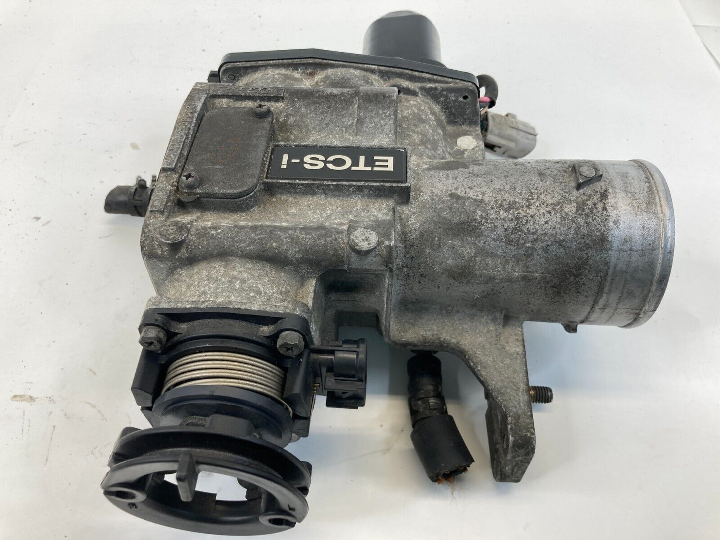 1998-2000 Lexus GS300 GS 300 3.0L L6 AT Throttle Body Throttle Valve 22030-46150