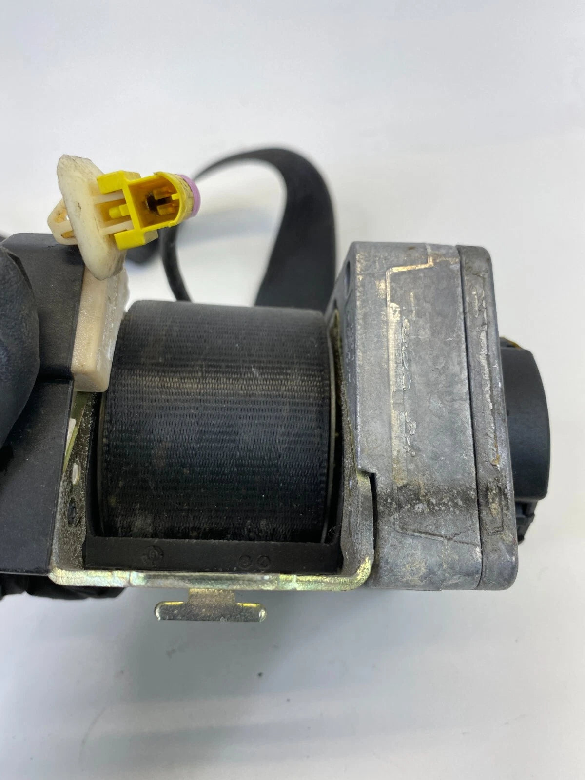 1999-2005 VOLKSWAGEN JETTA GOLF FR RIGHT SIDE SEAT BELT RETRACTOR 1J4-857706 OEM