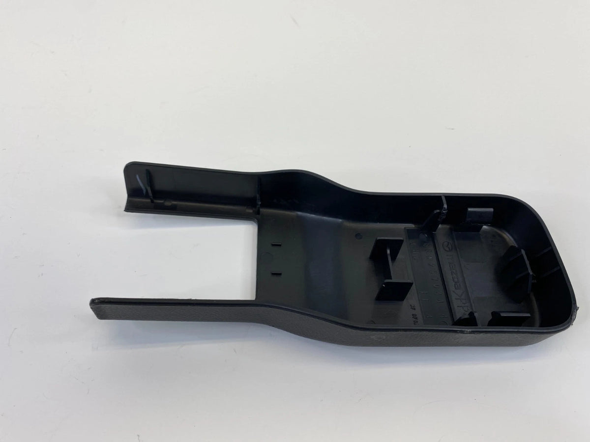 10-13 MAZDA 3 MAZDA3 SEDAN FRONT LEFT SIDE SEAT TRACK RAIL CAP COVER BBM257044