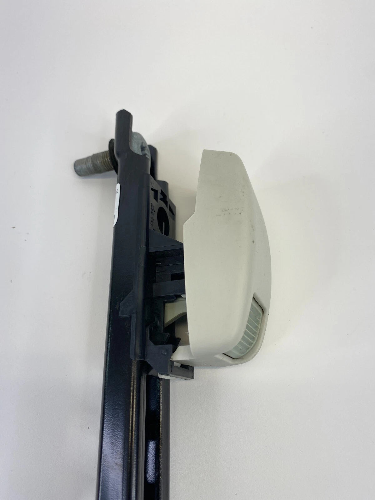 2007-2009 DODGE CALIBER FRONT RIGHT SIDE SEAT BELT HEIGHT ADJUSTER 6035809G5E