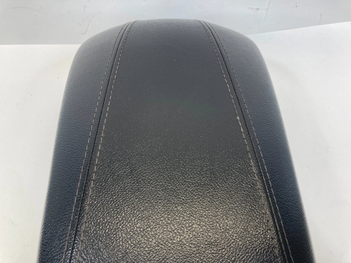 2011-2014 HYUNDAI SONATA CENTER CONSOLE ARMREST ARM REST LID STORAGE OEM