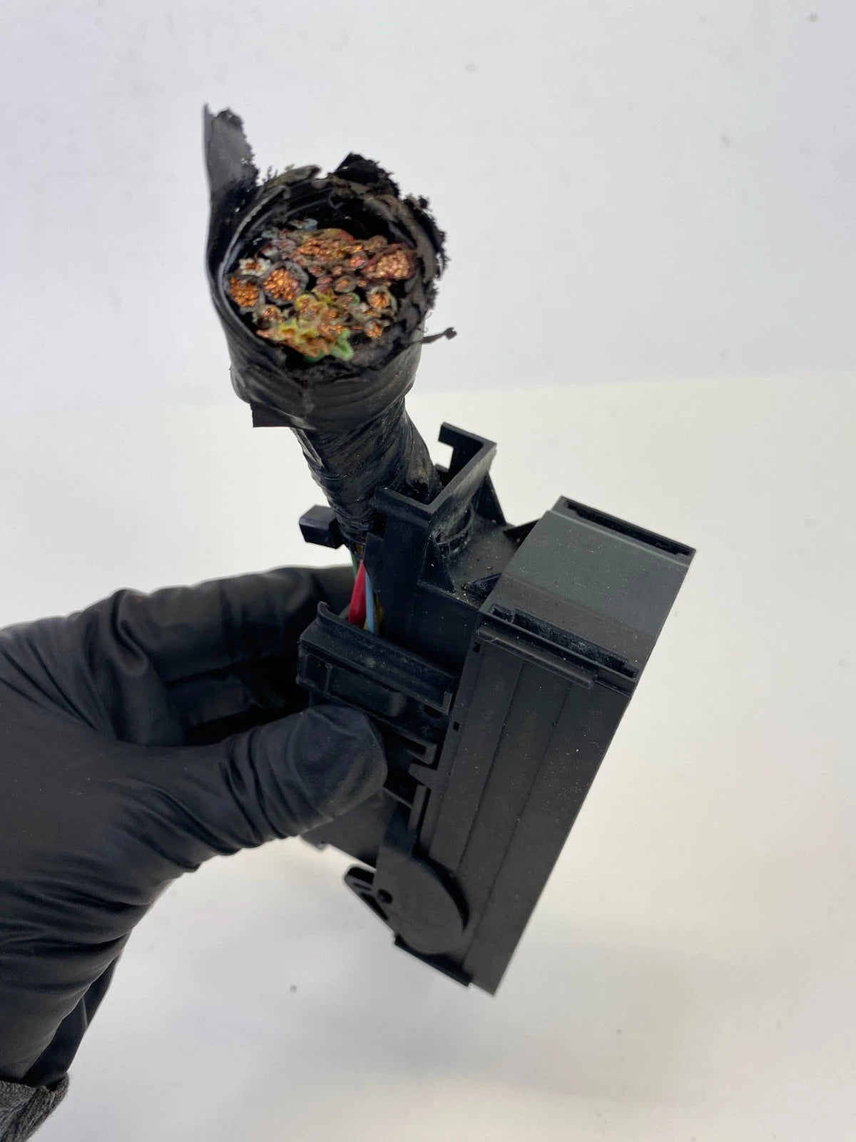 2008-10 FORD ESCAPE 2.5L 4WD ABS ANTI LOCK BRAKE PUMP CABLE WIRE PLUG CONNECTOR