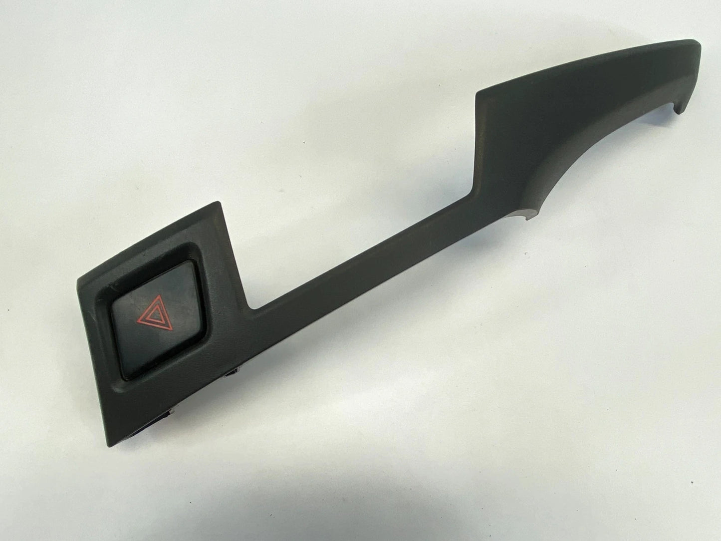 2006-2011 TOYOTA YARIS CENTER DASH LEFT PANEL TRIM W HAZARD SWITCH 55436-52010