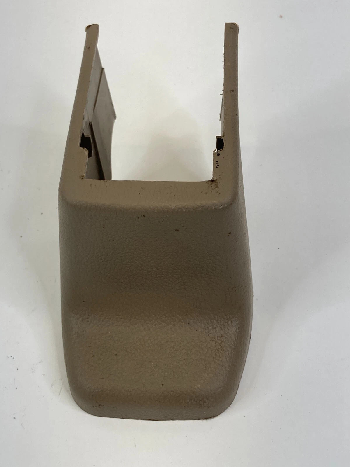 2008-2010 SATURN VUE FRONT RIGHT SEAT TRACK END COVER TRIM CAP 96631140 OEM
