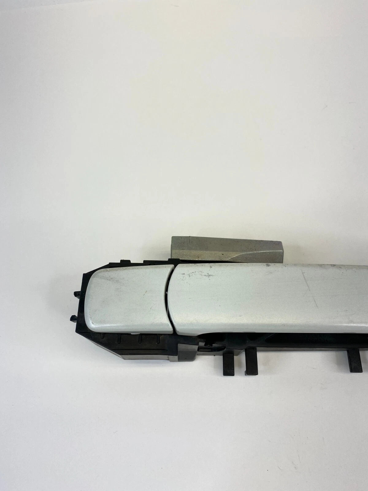 2010-2013 NISSAN ROGUE REAR RIGHT SIDE EXTERIOR DOOR HANDLE ASSEMBLY OEM