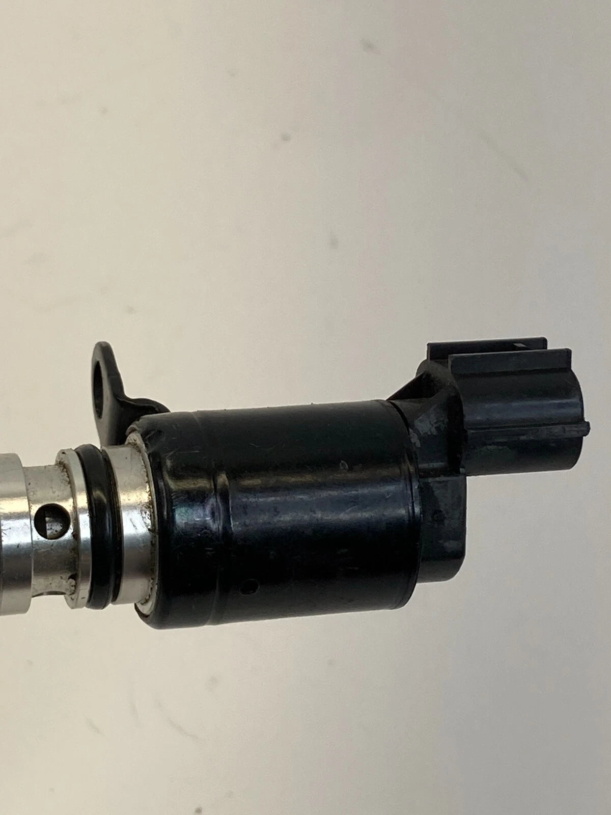 2011-2022 HYUNDAI ACCENT 1.6L OIL FLOW CONTROL VALVE OCV SOLENOID OEM