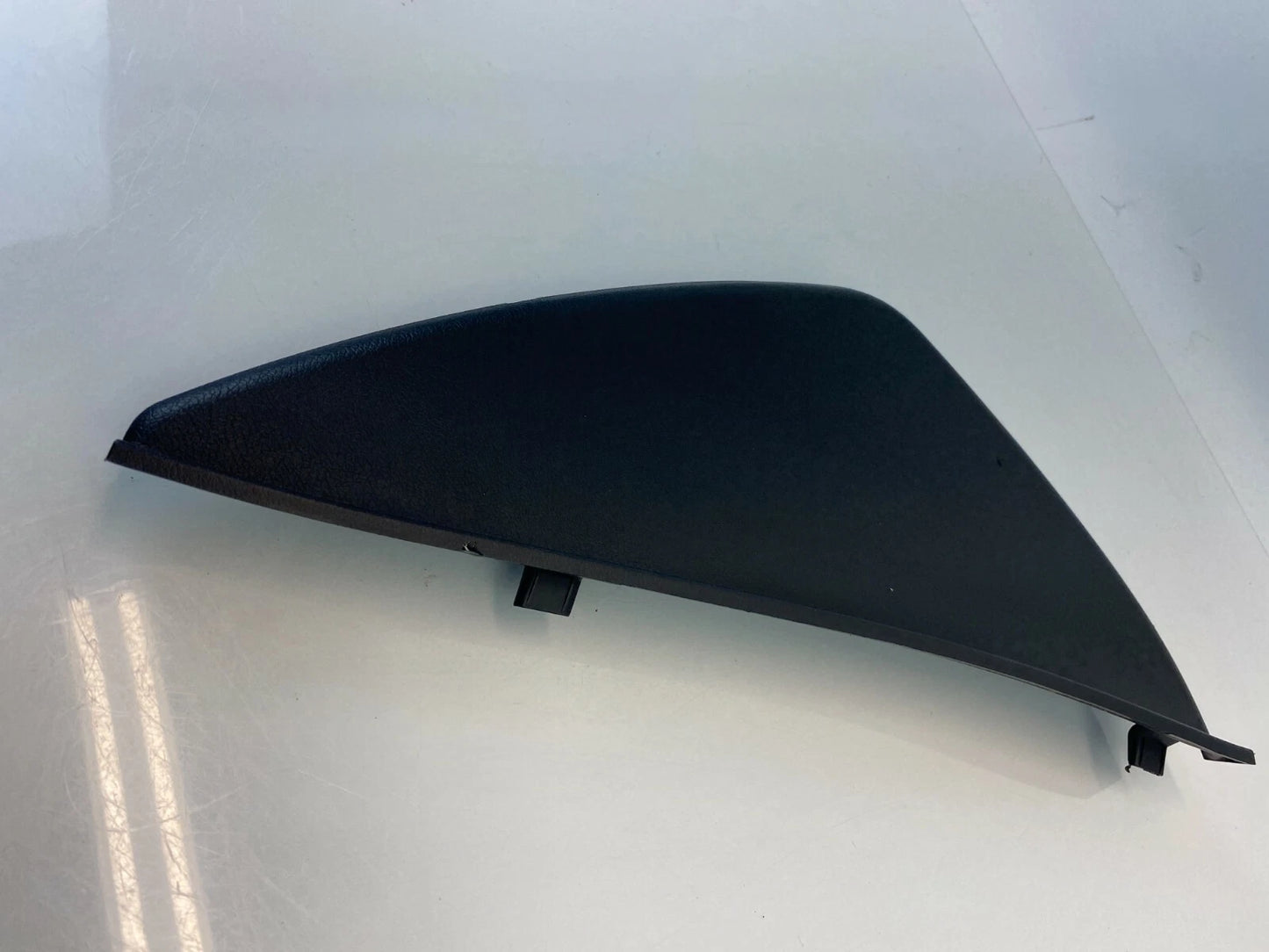 2011-2014 HYUNDAI SONATA DASH FRONT RIGHT SIDE END CAP COVER TRIM 84767-3S010