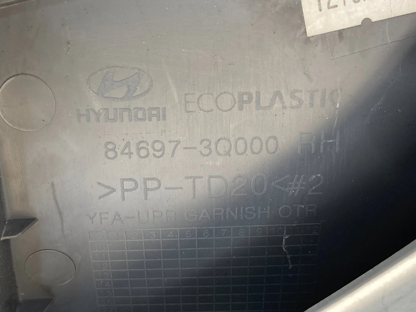 11-14 HYUNDAI SONATA CENTER CONSOLE RIGHT SIDE COVER TRIM MOLDING 84697-3Q000