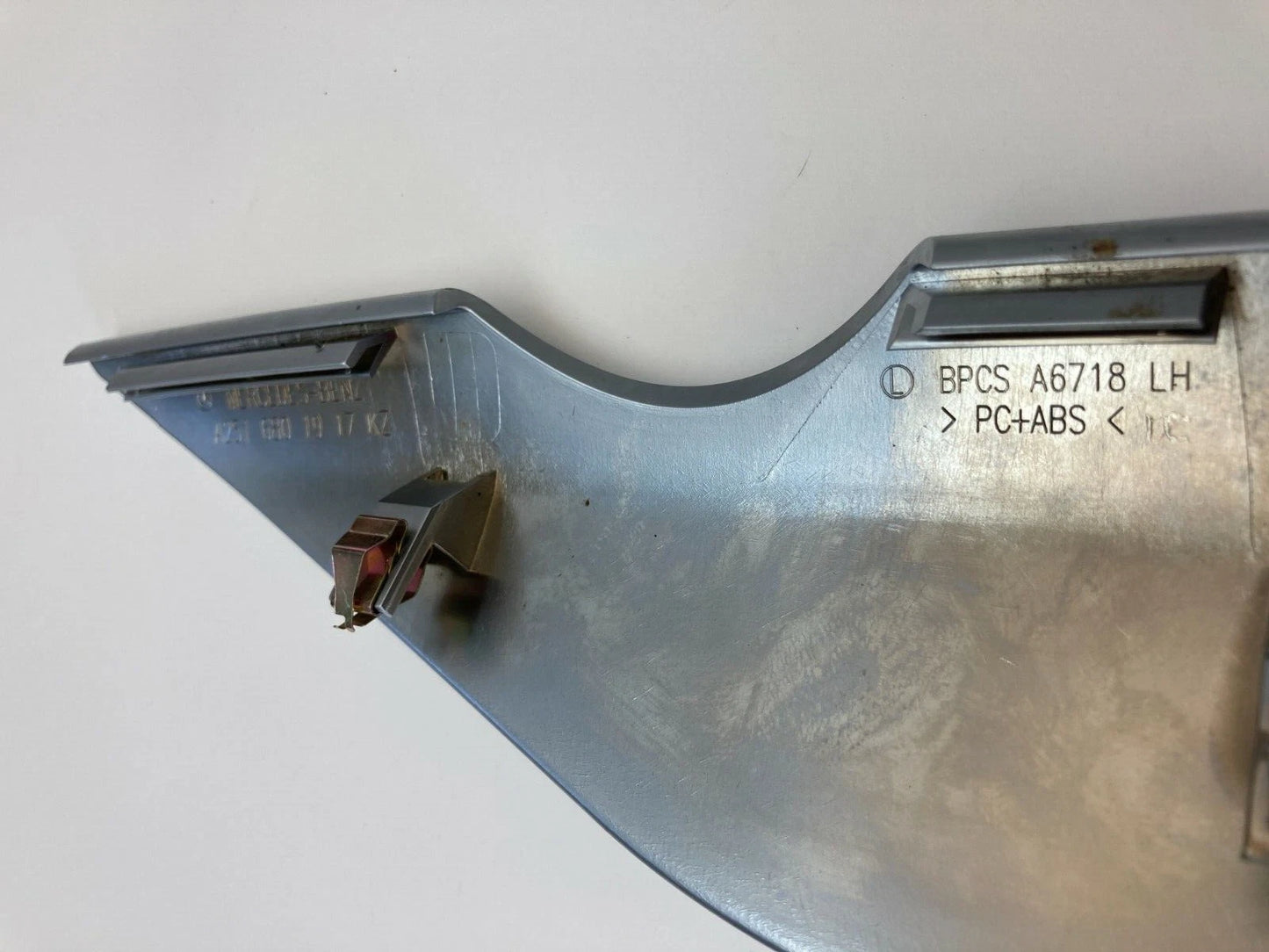 06-09 MERCEDES-BENZ R350 07-09 R320 LEFT SIDE CENTER CONSOLE COVER TRIM PANEL LH
