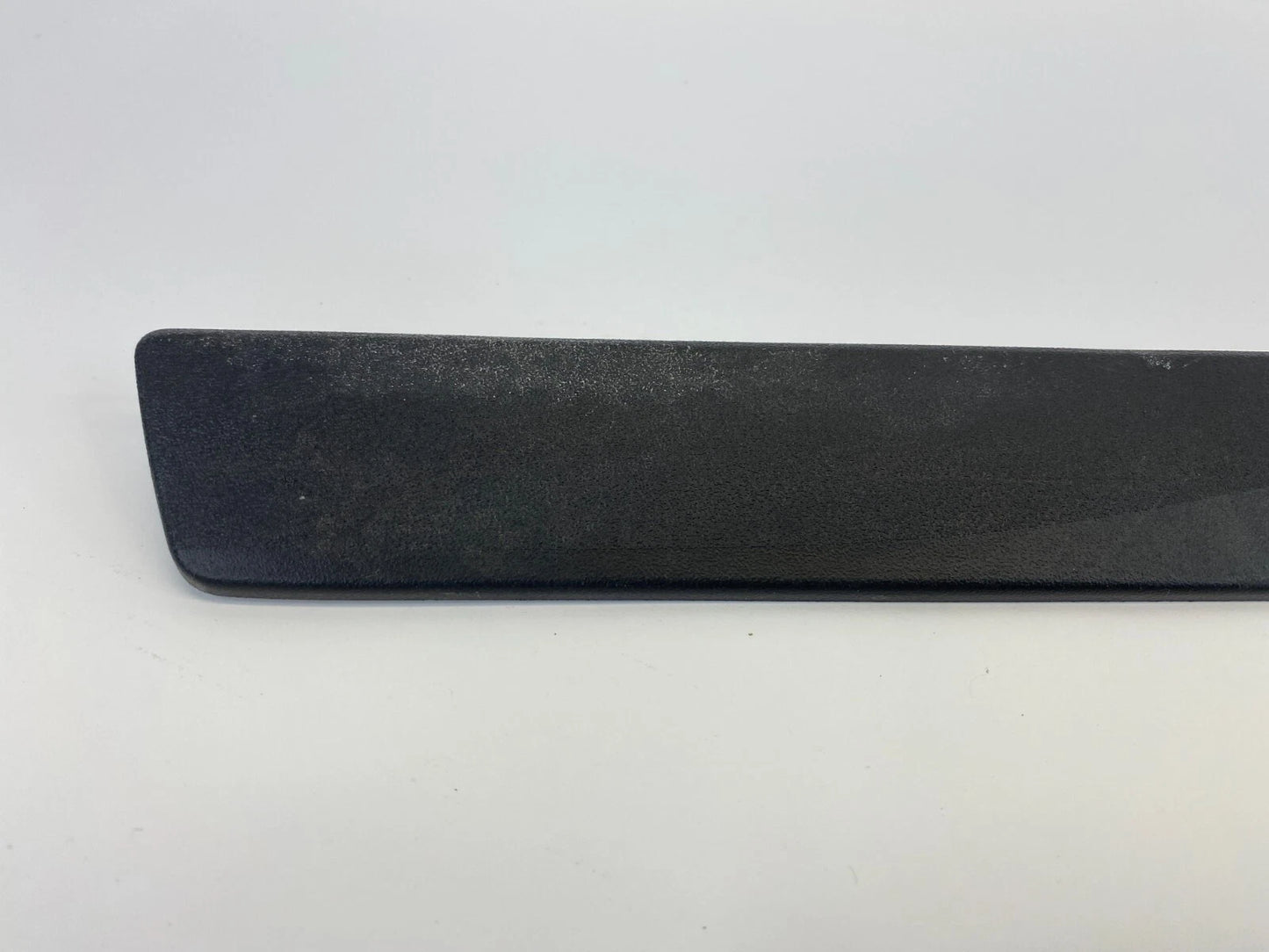 10-15 TOYOTA PRIUS REAR LEFT SIDE DOOR SCUFF PLATE STEP TRIM PANEL 67916-47020