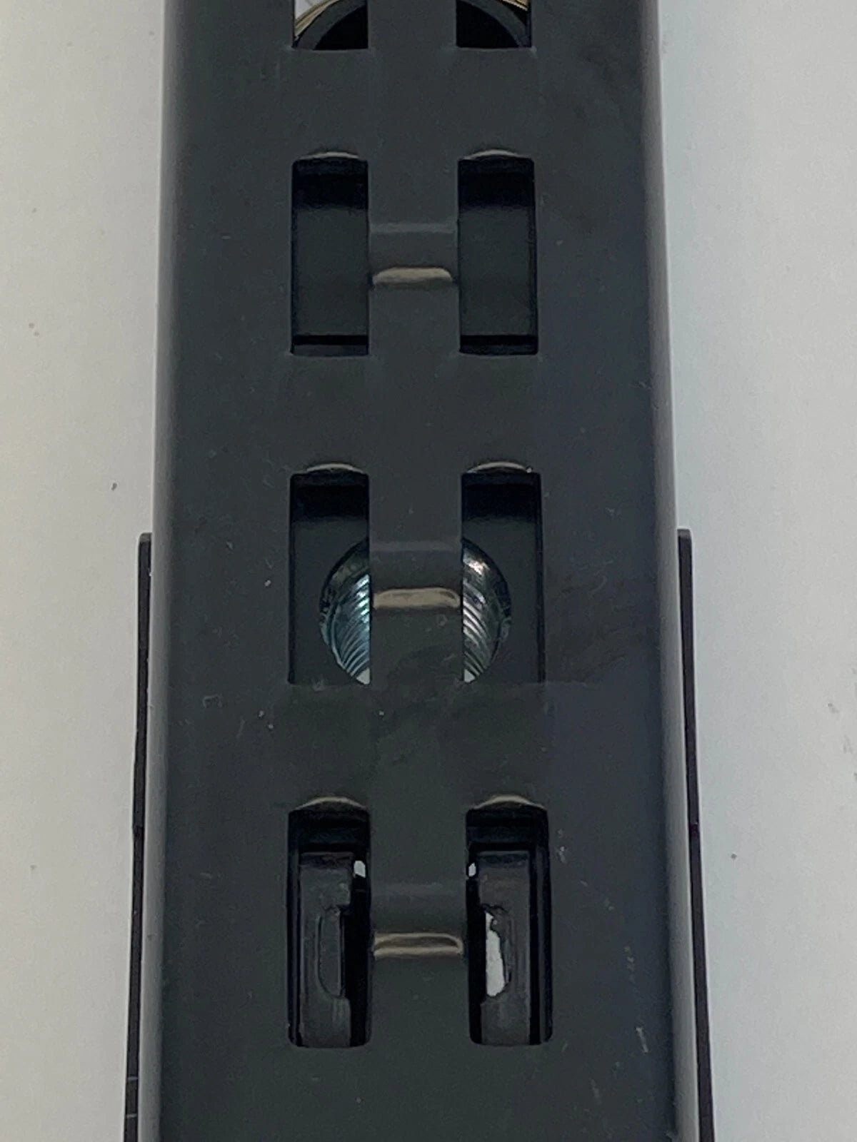 2006-2010 VOLKSWAGEN JETTA FRONT RIGHT PASSENGER SIDE SEAT BELT ADJUSTER HEIGHT