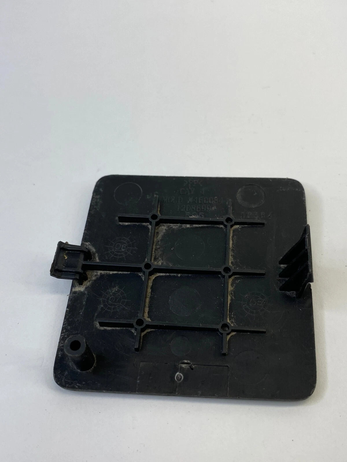 09-17 CHEVY TRAVERSE INTERIOR FLOOR SEAT BOLT COVER TRIM BEZEL 1208699 OEM
