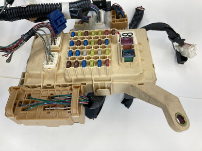 2001-2007 Toyota Highlander 3.0L V6 A/T Interior Cabin Dash Fuse Relay Box OEM