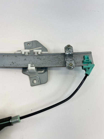 2006-2011 HYUNDAI ACCENT SEDAN FRONT RIGHT PASSENGER WINDOW REGULATOR ASSEMBLY