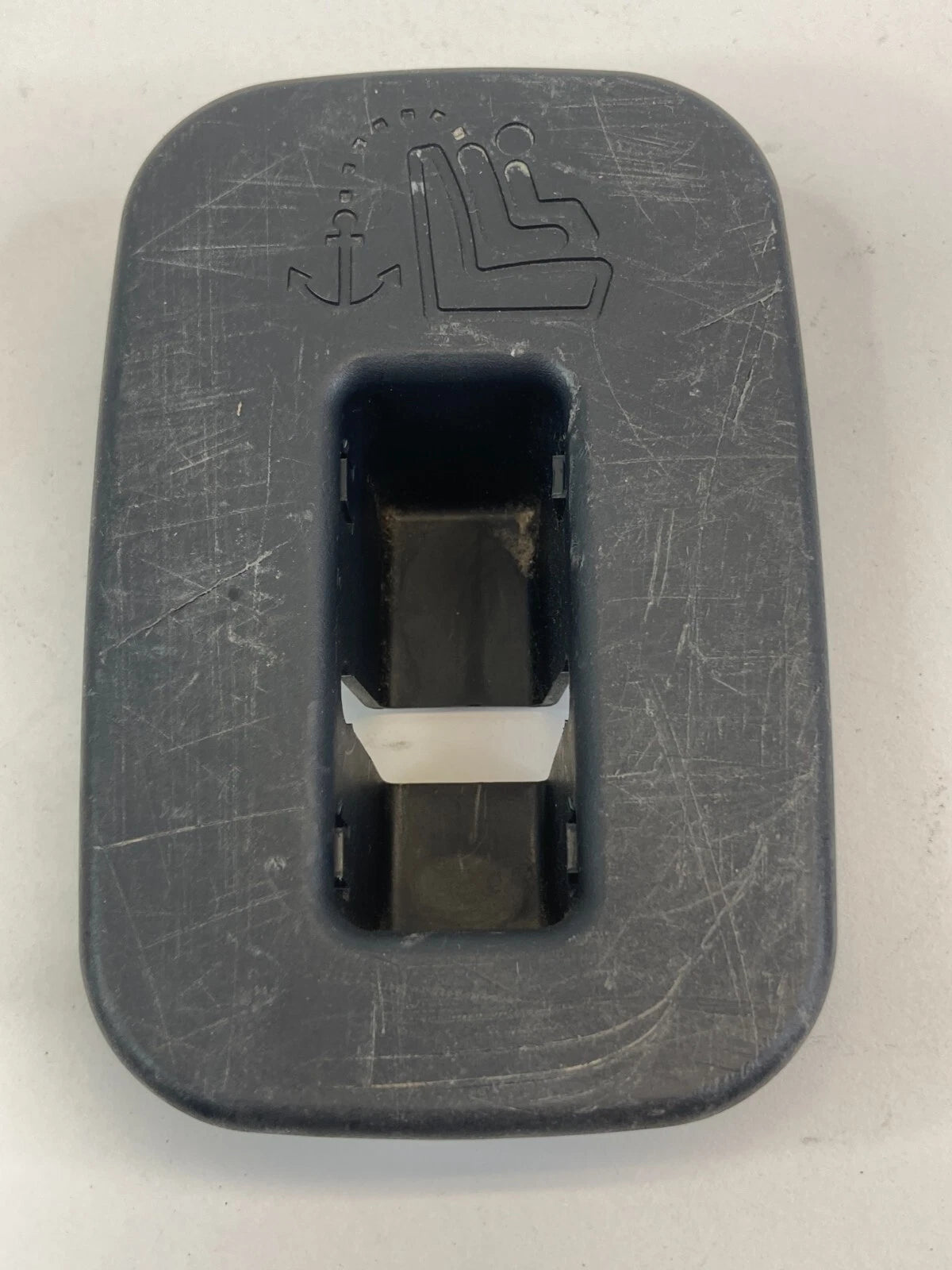 2010 2011 KIA SOUL REAR CHILD SEAT ANCHOR CAP LID TRIM BEZEL 89391-2K020