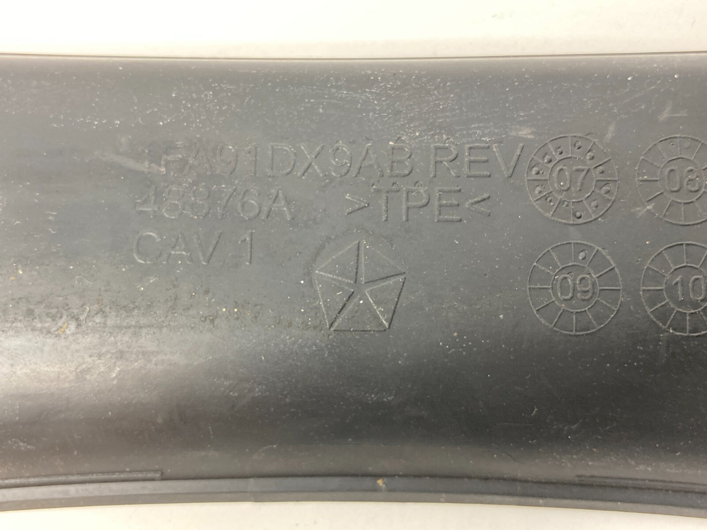 2008 2009 Chysler 300 Center Console Mat Coin Tray Rubber 1FA91DX9AB OEM