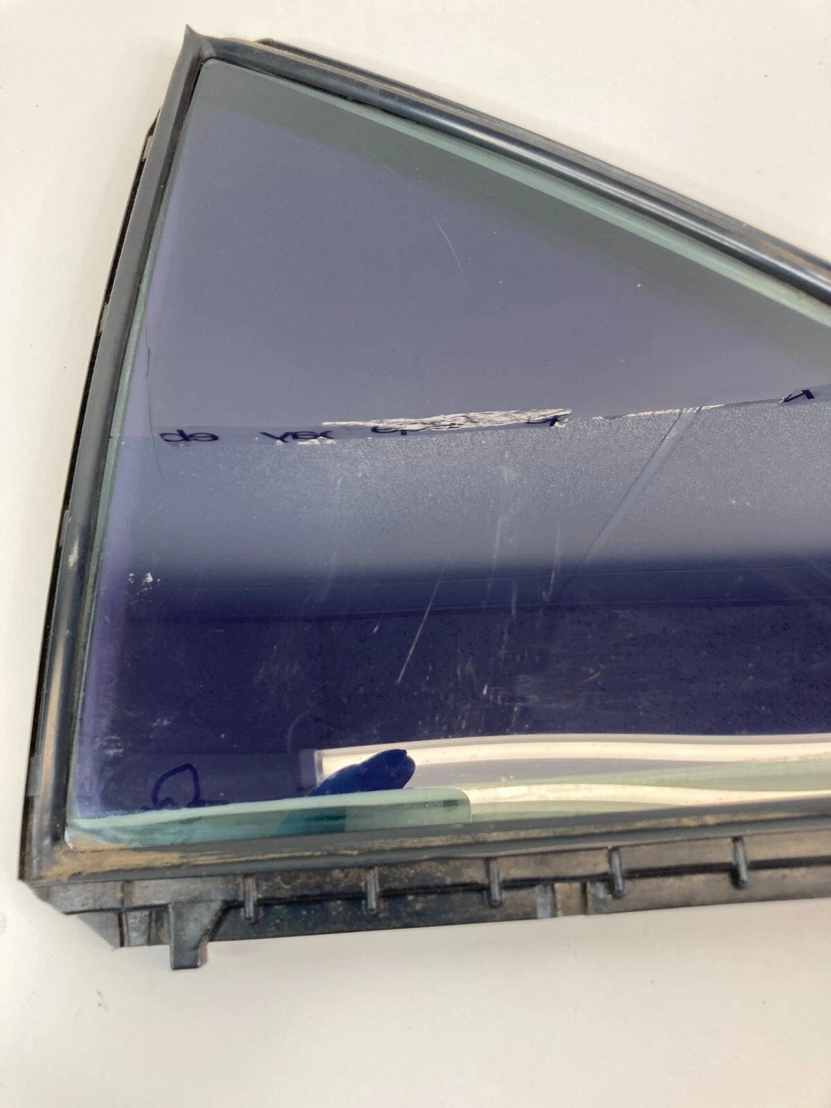 2007-2011 TOYOTA CAMRY REAR LEFT DOOR QUARTER WINDOW GLASS VENT 68189-06021 OEM