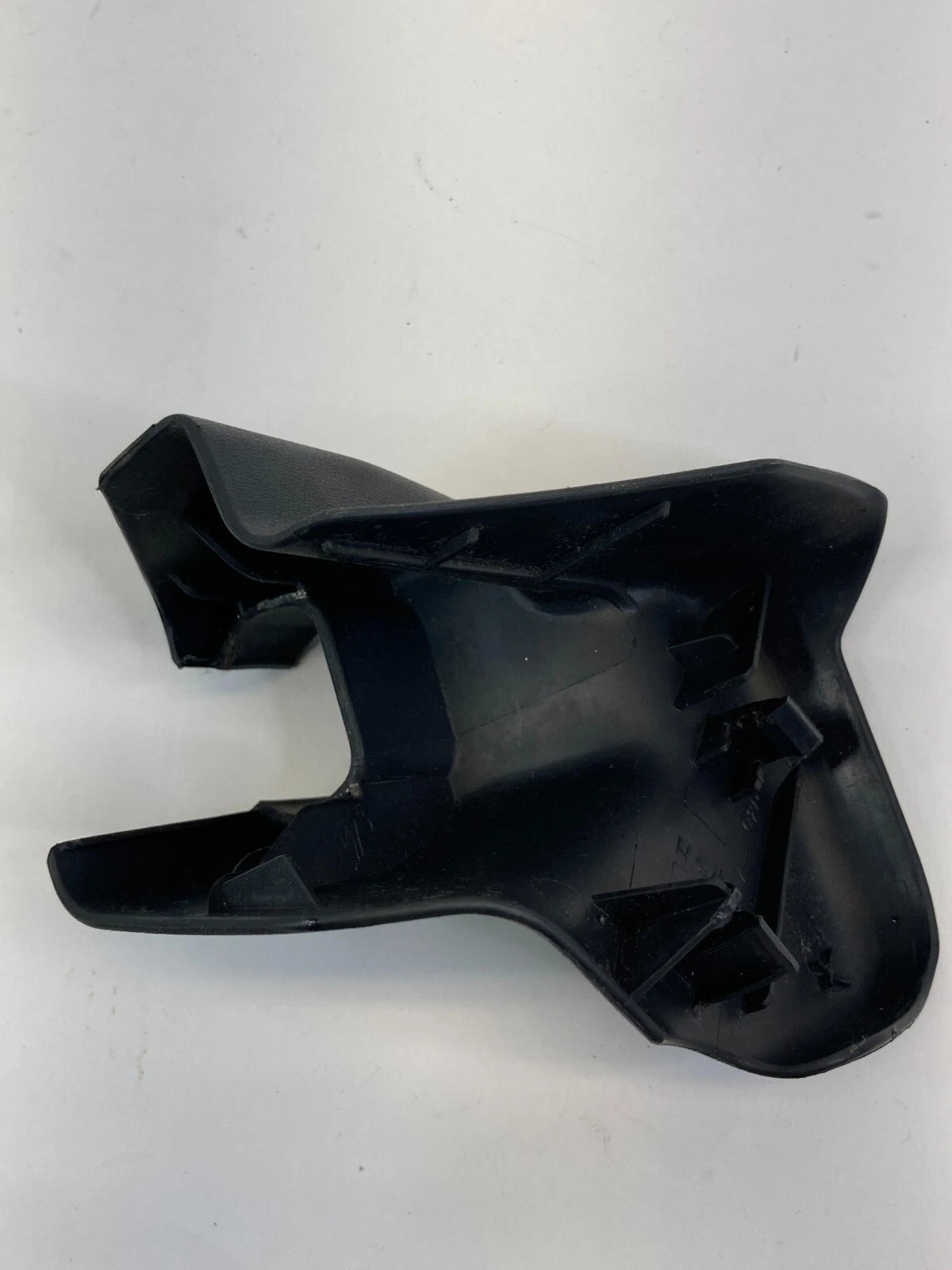 2009-2013 TOYOTA MATRIX RIGHT OUTER SEAT TRACK END COVER TRIM CAP 7213702120