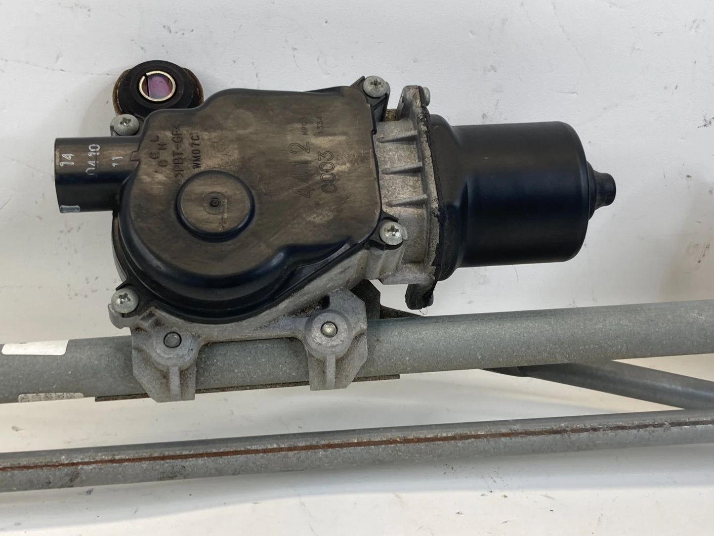 2013-2020 Nissan Pathfinder Front Windshield Wiper Motor w/ Linkage OEM