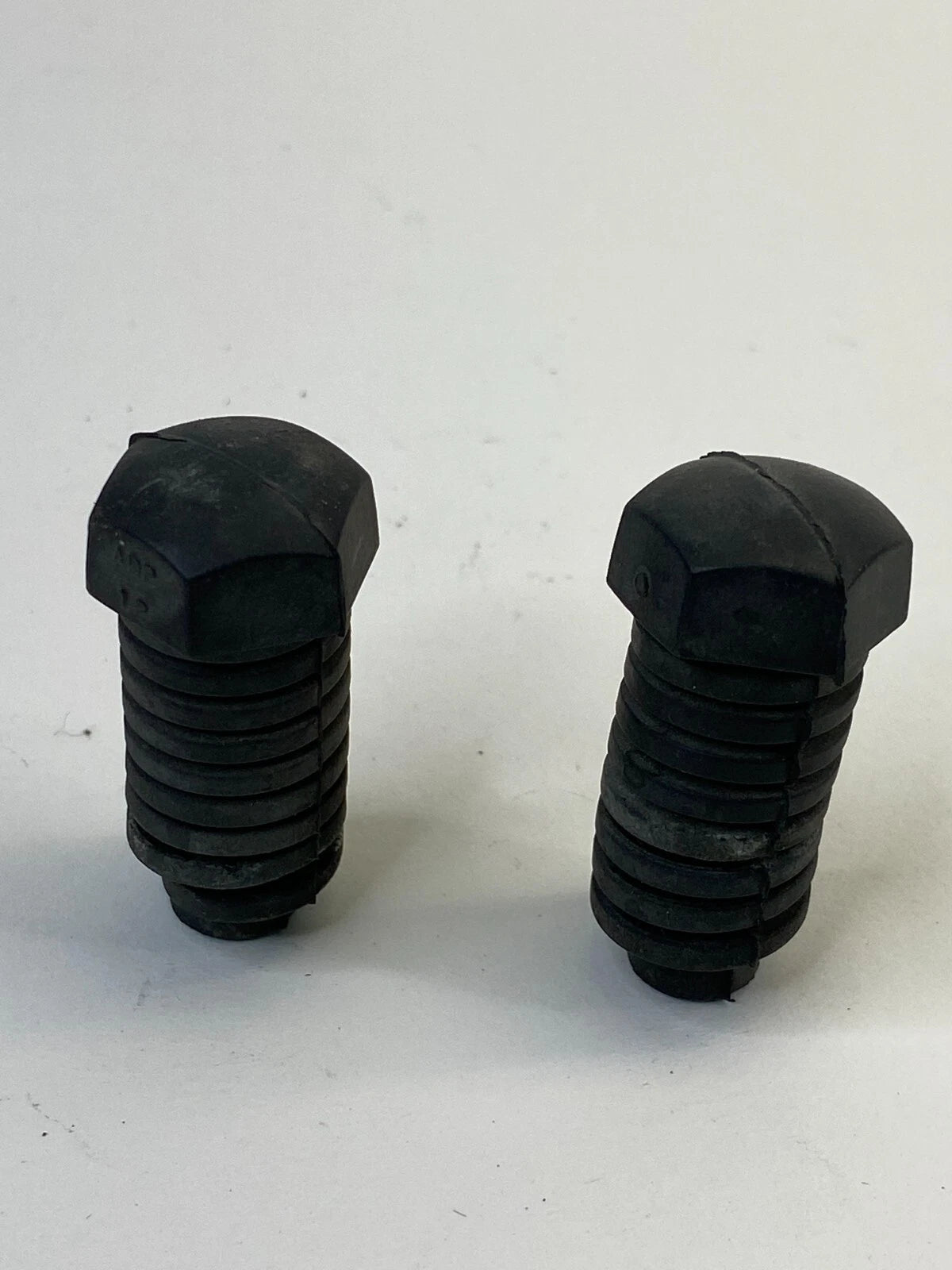 2004-2006 CADILLAC SRX FRONT HOOD BUMPER RUBBER ADJUST PAIR SET OEM