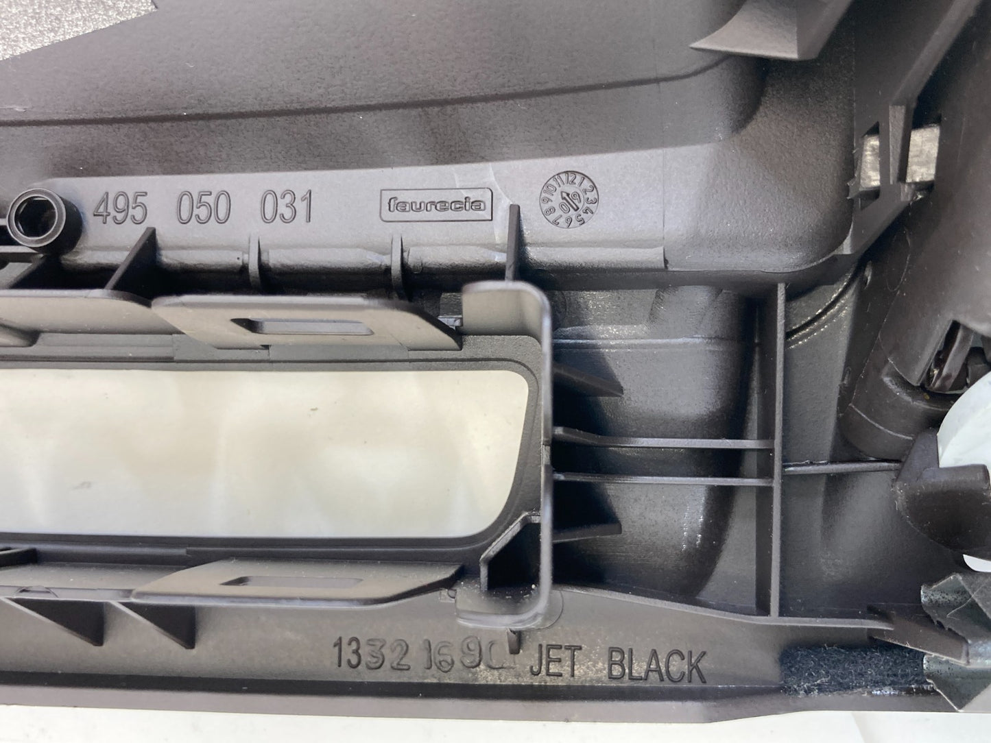 2011-2017 Buick Regal Center Dash Display Trim Bezel Air Vent Grille 13321690