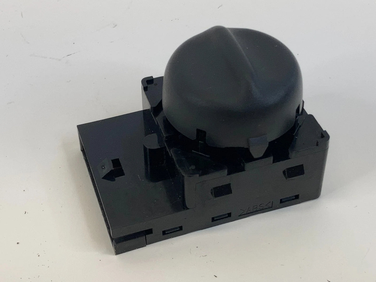 2012-2017 Chevrolet Traverse Front Left Seat Lumbar Control Switch 25926719 OEM