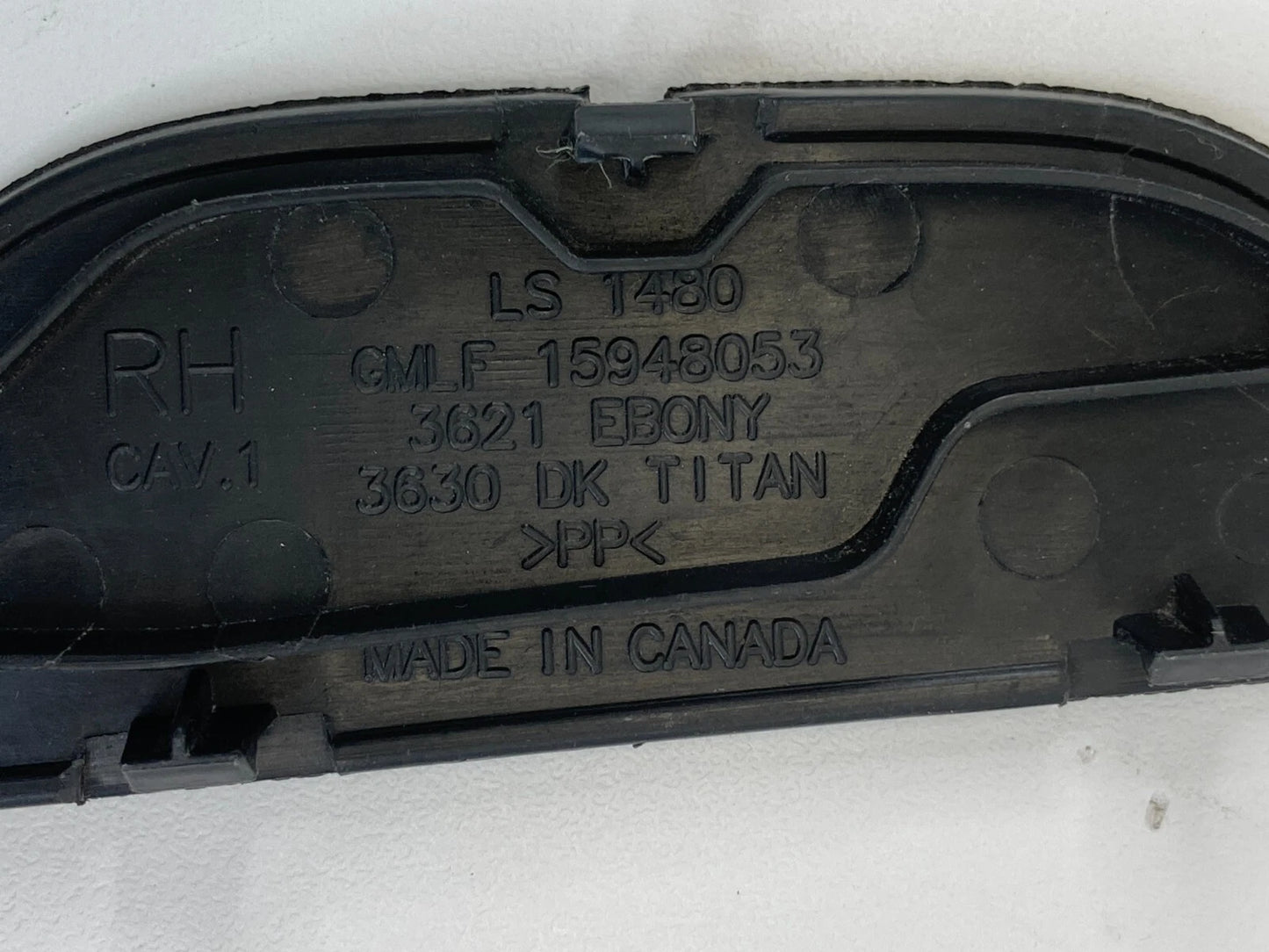 09-12 CHEVROLET TRAVERSE FRONT RIGHT SIDE DOOR ARMREST TRIM COVER CAP 15948053
