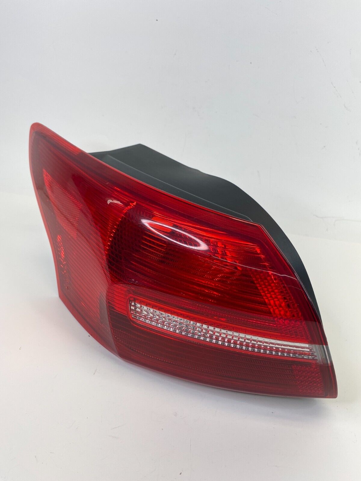 2015-2018 Ford Focus SEL Sedan 4-DR 2.0L Left Tail Light Taillight F1EB-13405