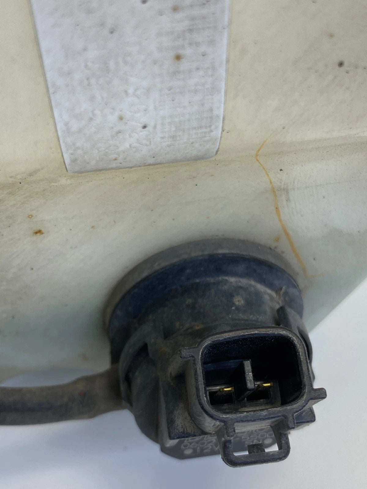 2010-2013 SUZUKI KIZASHI WINDSHIELD WASHER RESERVOIR BOTTLE FRONT OEM 38400-57L1