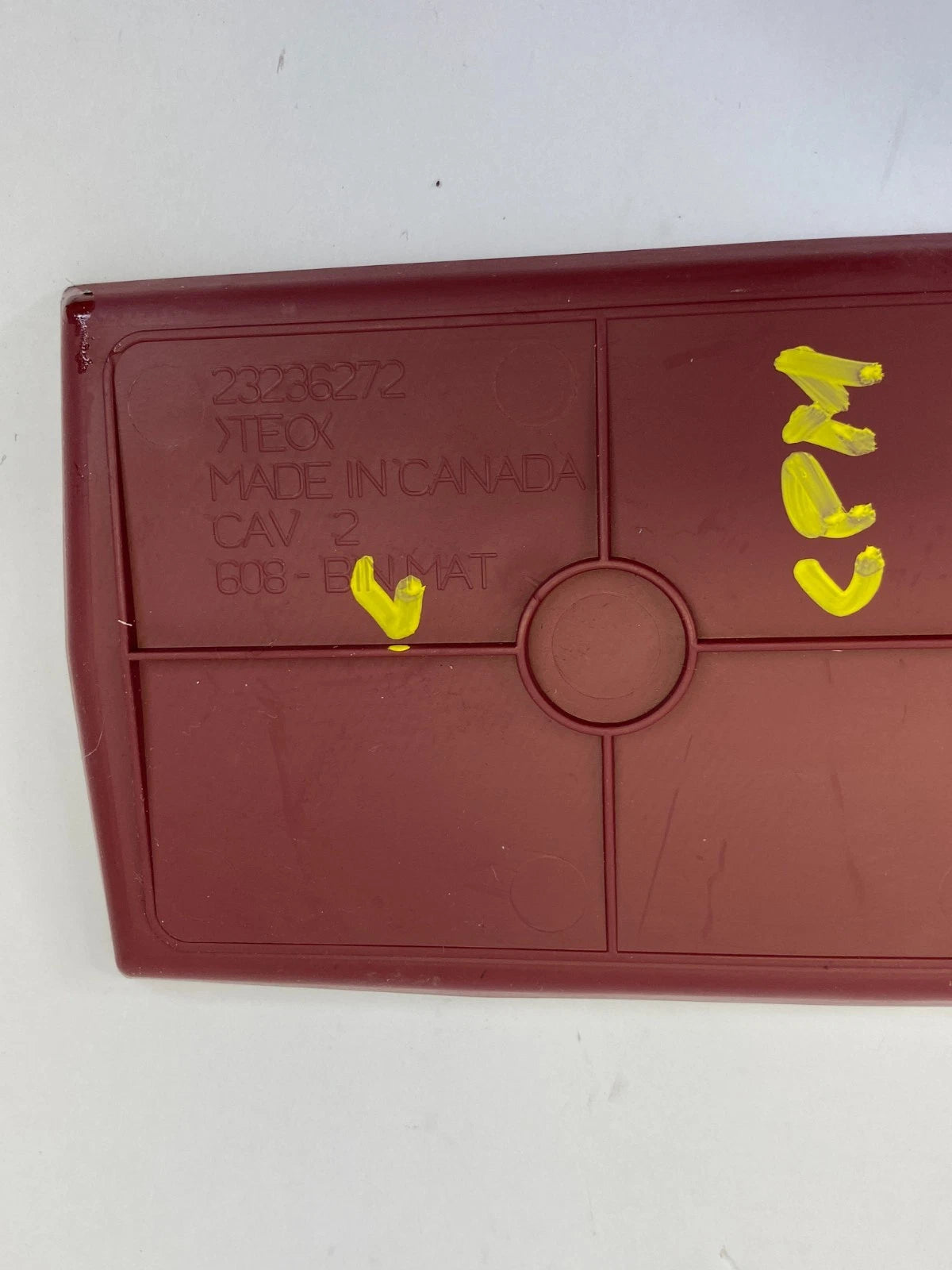 2010-2015 CHEVROLET EQUINOX CENTER CONSOLE COMPARTMENT LINER RUBBER MAT OEM