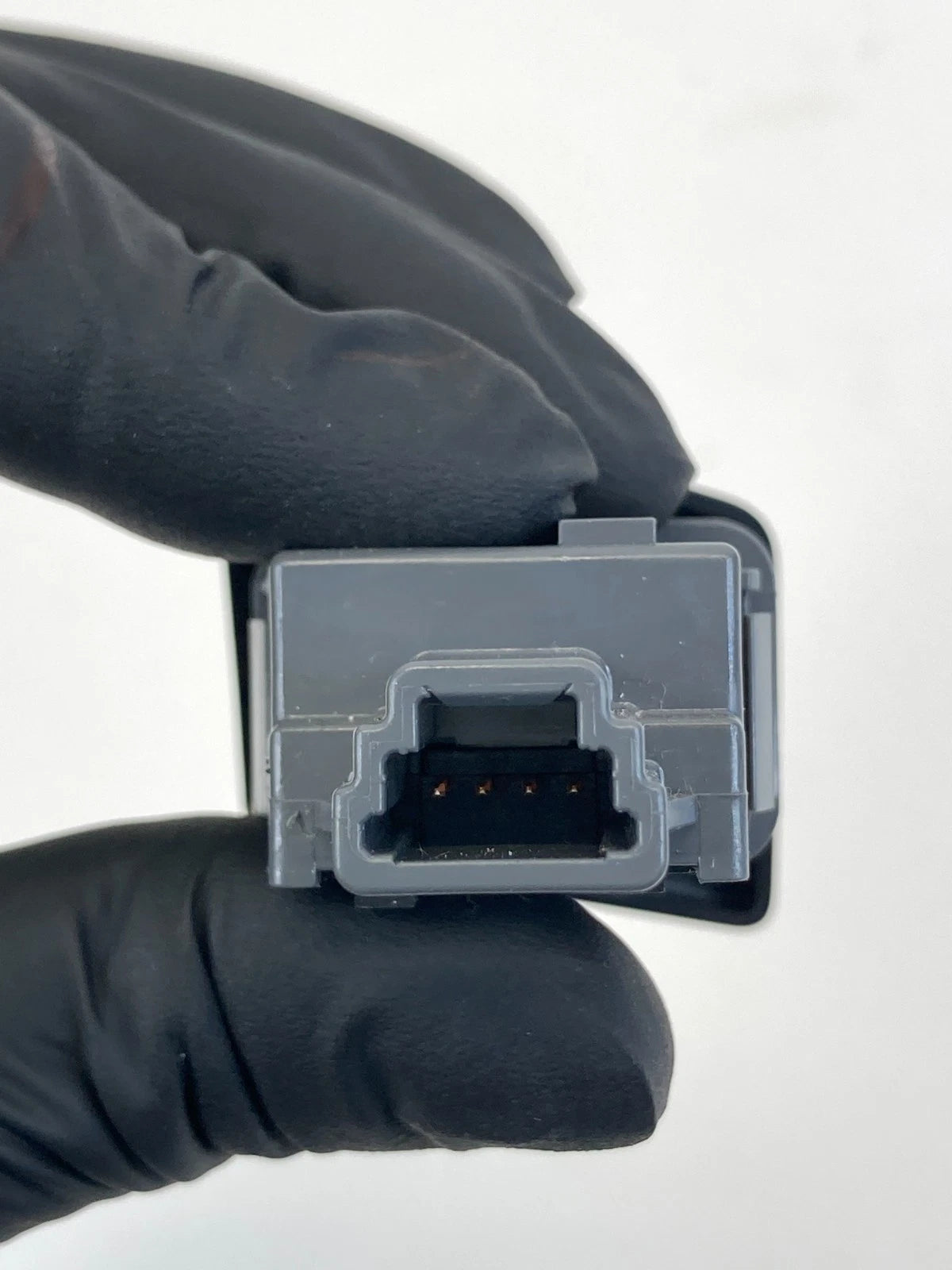 2007-2011 TOYOTA YARIS HAZARD EMERGENCY LIGHT BUTTON SWITCH 15B060 OEM