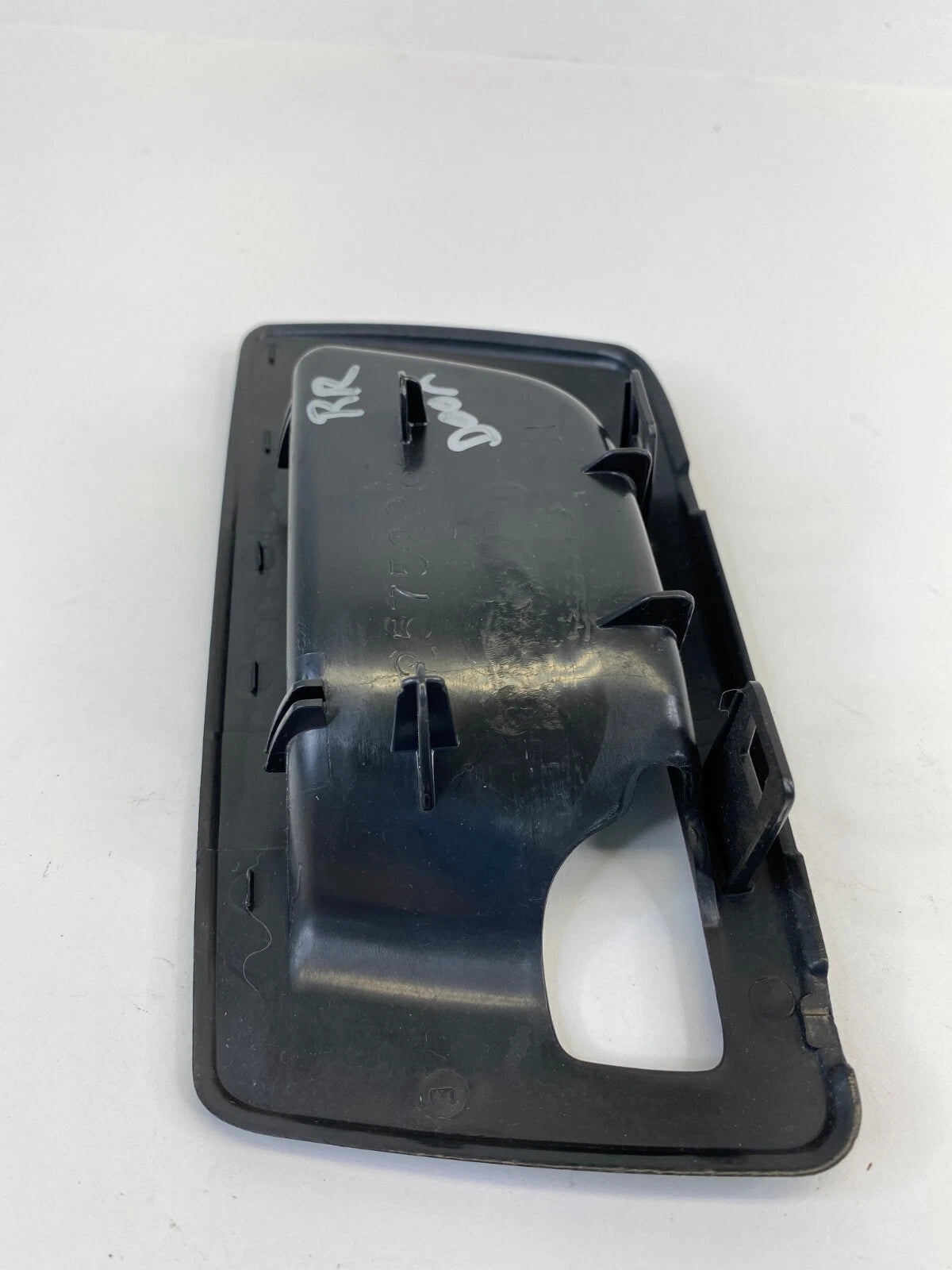 04-06 SRX 03-07 CADILLAC CTS RR RIGHT INNER DOOR HANDLE BEZEL TRIM OEM 25752964