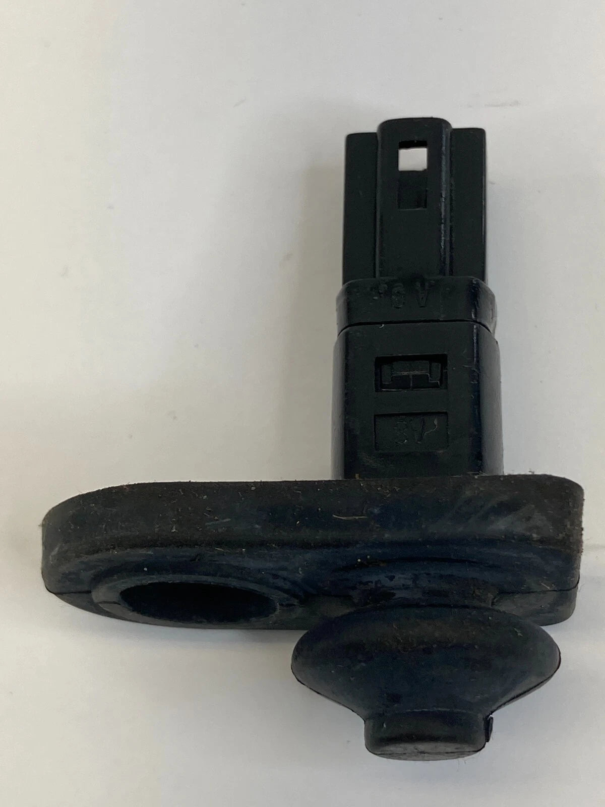 95-2011 HYUNDAI ACCENT FRONT RIGHT PASSENGER DOOR JAMB AJAR LIGHT SENSOR SWITCH