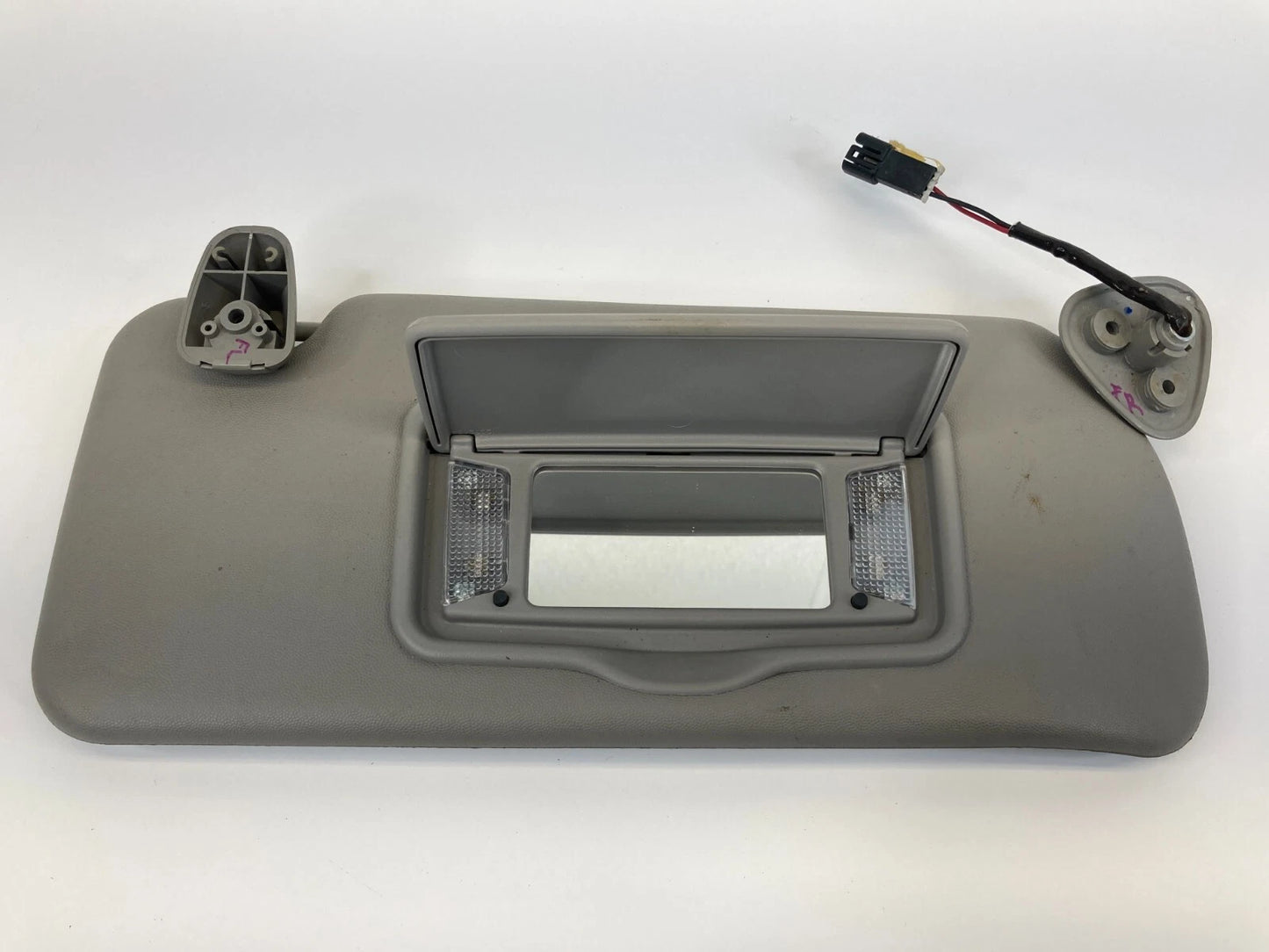 03-07 CADILLAC CTS RIGHT PASSENGER SIDE SUNVISOR SUN VISOR SHADE W ILLUMINATION