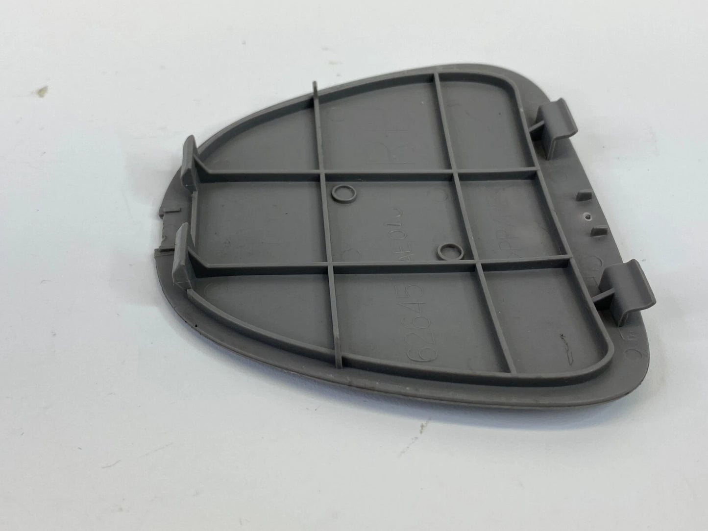 2004-2010 TOYOTA SIENNA REAR RIGHT SHOCK ABSORBER COVER TRIM 62645-AE010 OEM