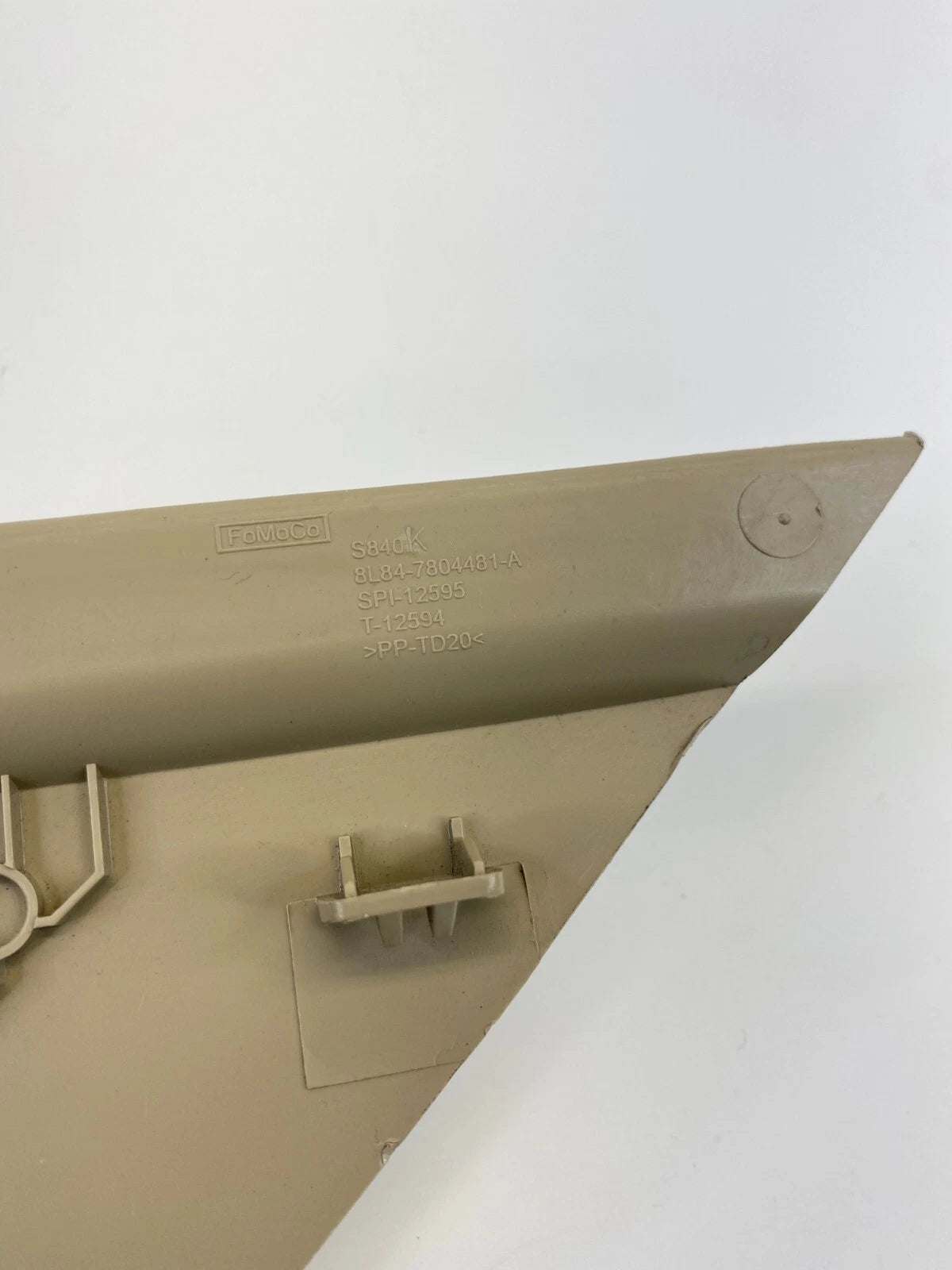 2008-2012 FORD ESCAPE FRONT LEFT SIDE DASH END CAP TRIM COVER 8L847804481A OEM