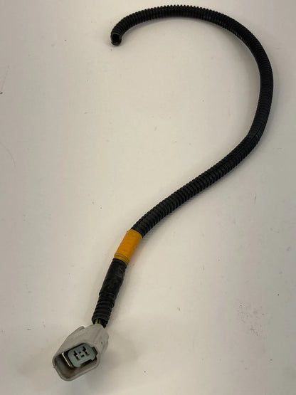 2013-2026 FORD ESCAPE SIDE CLEARANCE LIGHT BULB SOCKET WIRE PLUG CONNECTOR OEM