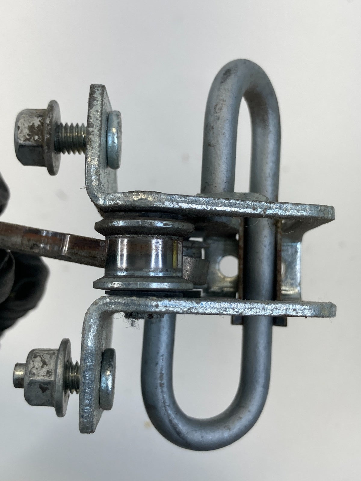 2005-2009 Chevrolet Trailblazer Front Left Door Check Strap Stopper Hinge